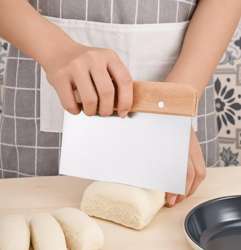 1PC Stainless Steel Wooden Handle Baking Flour Cutting with Graduated Kitchen Tools Noodle Cutter Cream Scraper