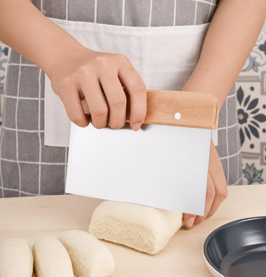 1PC Stainless Steel Wooden Handle Baking Flour Cutting with Graduated Kitchen Tools Noodle Cutter Cream Scraper