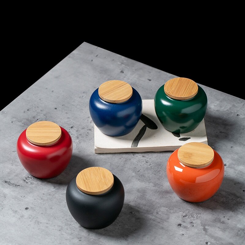 Creative Cute Mini Ceramic Storage Jar with Bamboo Wood Cover Home Portable Travel Tea Caddy Small Objects Jewelry Storage Box