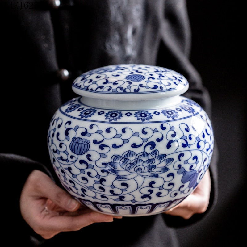 European-style Ceramic Tea Caddy Candy Nut Storage Jar Household Kitchen Storage Jar Crafts Coffee Table Desktop Home Decoration